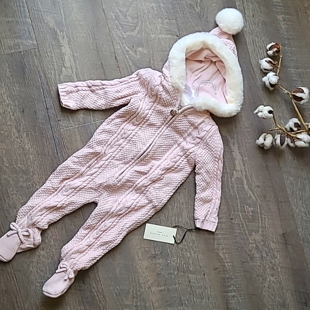 Max Studio  baby knit one peirce sweater bodysuit size 6-9 months
